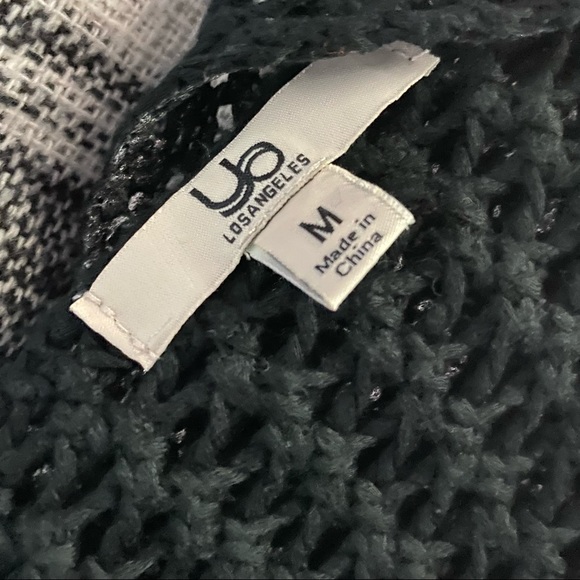 YA LOS ANGELES BLACK TOP CROCHET SLEEVELESS M - Picture 3 of 3
